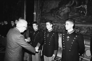 Incontro con una delegazione di allievi dell'Accademia militare di Modena, in servizio di Guardia d'Onore al Palazzo del Quirinale