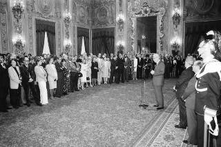 Il Presidente della Repubblica Francesco Cossiga incontra Franco Carraro, ministro del turismo e dello spettacolo, Gian Luigi Rondi, presidente dell'Ente David di Donatello, il comitato promotore, la giuria e i candidati ai Premi "David di Donatello" per il 1989