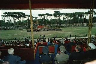 Manifestazione tecnico-addestrativa-dimostrativa delle Forze Armate per il 43° anniversario della Repubblica a Piazza di Siena