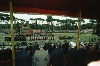 Manifestazione tecnico-addestrativa-dimostrativa delle Forze Armate per il 43° anniversario della Repubblica a Piazza di Siena