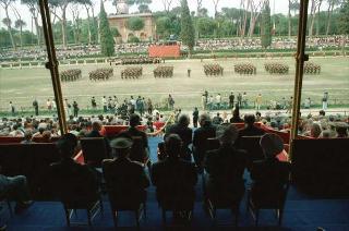 Manifestazione tecnico-addestrativa-dimostrativa delle Forze Armate per il 43° anniversario della Repubblica a Piazza di Siena