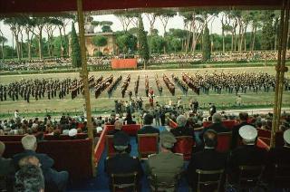 Manifestazione tecnico-addestrativa-dimostrativa delle Forze Armate per il 43° anniversario della Repubblica a Piazza di Siena