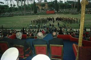 Manifestazione tecnico-addestrativa-dimostrativa delle Forze Armate per il 43° anniversario della Repubblica a Piazza di Siena