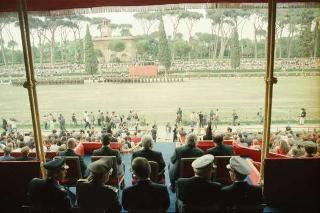 Manifestazione tecnico-addestrativa-dimostrativa delle Forze Armate per il 43° anniversario della Repubblica a Piazza di Siena