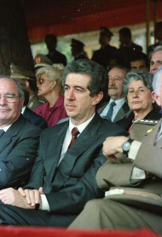 Manifestazione tecnico-addestrativa-dimostrativa delle Forze Armate per il 43° anniversario della Repubblica a Piazza di Siena