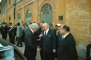 Manifestazione tecnico-addestrativa-dimostrativa delle Forze Armate per il 43° anniversario della Repubblica a Piazza di Siena
