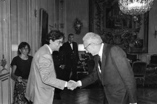 Il Presidente della Repubblica Francesco Cossiga riceve alcuni firmatari dell'appello di "Nuova Ecologia" per la salvaguardia delle coste sarde