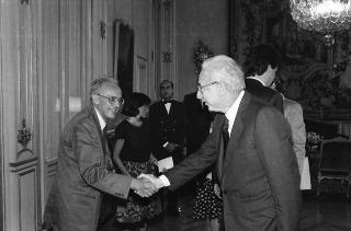 Il Presidente della Repubblica Francesco Cossiga riceve alcuni firmatari dell'appello di "Nuova Ecologia" per la salvaguardia delle coste sarde
