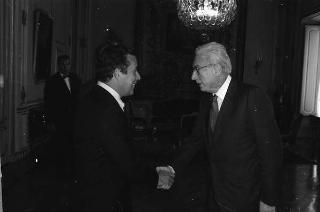 Incontro del Presidente della Repubblica Francesco Cossiga con Alessandro Ortis, nuovo presidente del Consiglio direttivo dell'Associazione nazionale Nunziatella, con il Consiglio nazionale