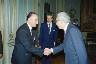 Incontro del Presidente della Repubblica Francesco Cossiga con l'on. Antonio Gava, ministro dell'interno, e i prefetti di nuova nomina