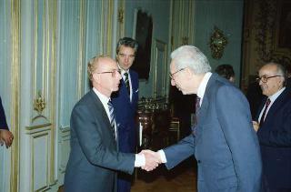 Incontro del Presidente della Repubblica Francesco Cossiga con l'on. Antonio Gava, ministro dell'interno, e i prefetti di nuova nomina