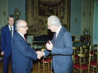 Incontro del Presidente della Repubblica Francesco Cossiga con l'on. Antonio Gava, ministro dell'interno, e i prefetti di nuova nomina