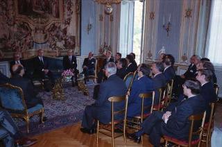 Incontro del Presidente della Repubblica Francesco Cossiga con l'on. Antonio Gava, ministro dell'interno, e i prefetti di nuova nomina