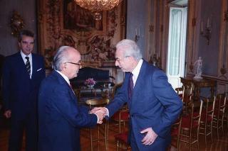 Incontro del Presidente della Repubblica Francesco Cossiga con l'on. Antonio Gava, ministro dell'interno, e i prefetti di nuova nomina