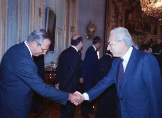 Incontro del Presidente della Repubblica Francesco Cossiga con l'on. Antonio Gava, ministro dell'interno, e i prefetti di nuova nomina