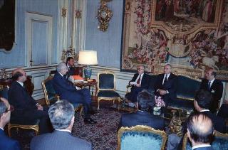 Incontro del Presidente della Repubblica Francesco Cossiga con l'on. Antonio Gava, ministro dell'interno, e i prefetti di nuova nomina