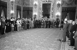 Il Presidente della Repubblica Francesco Cossiga riceve in udienza Franco Carraro, ministro del turismo e dello spettacolo, con gli esponenti dell'Ente nazionale italiano per il Turismo, per il 70° anniversario di costituzione dell' ENIT