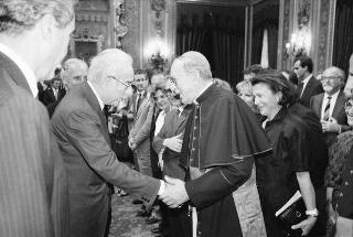 Il Presidente della Repubblica Francesco Cossiga riceve in udienza Franco Carraro, ministro del turismo e dello spettacolo, con gli esponenti dell'Ente nazionale italiano per il Turismo, per il 70° anniversario di costituzione dell' ENIT