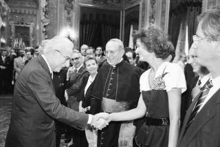 Il Presidente della Repubblica Francesco Cossiga riceve in udienza Franco Carraro, ministro del turismo e dello spettacolo, con gli esponenti dell'Ente nazionale italiano per il Turismo, per il 70° anniversario di costituzione dell' ENIT