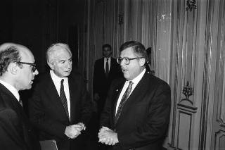 William Fullbright, presidente onorario della Fondazione Fullbright, con l'ambasciatore degli USA a Roma Peter Secchia