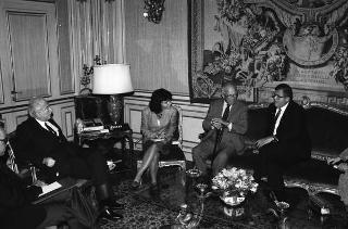 William Fullbright, presidente onorario della Fondazione Fullbright, con l'ambasciatore degli USA a Roma Peter Secchia
