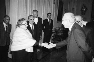 Il Presidente della Repubblica Francesco Cossiga incontra Ruggero Puletti, presidente della Fondazione "Vittoriale degli italiani", con esponenti della Fondazione, delle Associazioni fiumane e del "Comitato nazionale per l'edizione critica dell'opera di Gabriele D'Annunzio"