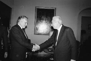 Incontro del Presidente della Repubblica Francesco Cossiga con l'ambasciatore Umberto La Rocca, presidente e Fausto Cereti, vicepresidente-amministratore delegato della Aeritalia, in occasione del 20° anniversario di fondazione della Società