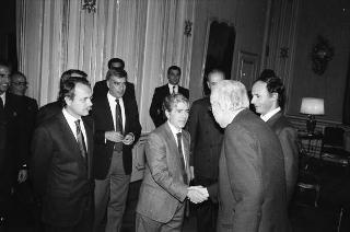 Il Presidente della Repubblica Francesco Cossiga incontra Mario Floris, presidente della Giunta regionale della Sardegna, con i componenti della Giunta