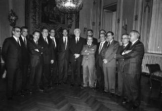 Il Presidente della Repubblica Francesco Cossiga incontra Mario Floris, presidente della Giunta regionale della Sardegna, con i componenti della Giunta