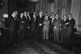 Il Presidente della Repubblica Francesco Cossiga incontra Mario Floris, presidente della Giunta regionale della Sardegna, con i componenti della Giunta