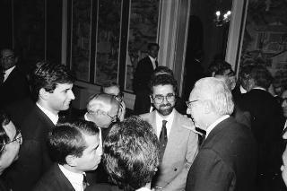 Il Presidente della Repubblica Francesco Cossiga incontra Mario Floris, presidente della Giunta regionale della Sardegna, con i componenti della Giunta