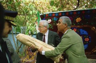 Il Presidente della Repubblica Francesco Cossiga in visita di Stato in Algeria (12 - 14 novembre 1989)