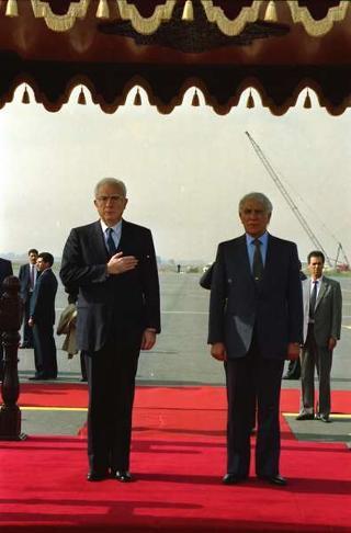 Il Presidente della Repubblica Francesco Cossiga in visita di Stato in Algeria (12 - 14 novembre 1989)