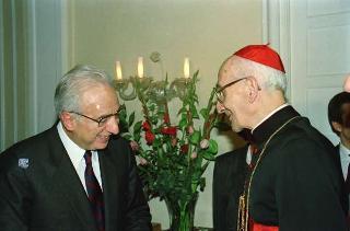 Il Presidente della Repubblica Francesco Cossiga in visita di Stato in Algeria (12 - 14 novembre 1989)