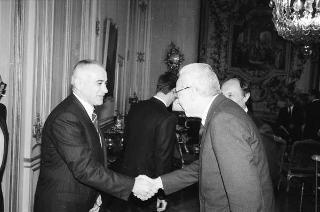 Il Presidente della Repubblica Francesco Cossiga incontra Fabio Roversi Monaco, rettore dell'Università degli studi di Bologna, con i componenti del senato accademico dell'Ateneo
