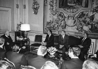 Il Presidente della Repubblica Francesco Cossiga incontra Fabio Roversi Monaco, rettore dell'Università degli studi di Bologna, con i componenti del senato accademico dell'Ateneo