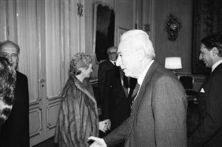 Il Presidente della Repubblica Francesco Cossiga riceve in udienza Lino Bosio, presidente dell'Arciconfraternita dei Bergamaschi, con gli esponenti del sodalizio, in occasione del 450° anniversario di fondazione dell'Arciconfraternita