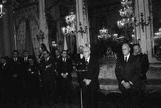 Il Presidente della Repubblica Francesco Cossiga incontra Franco Carraro, ministro del turismo e dello spettacolo, con Joao Havelange, presidente della FIFA, il Comitato esecutivo e la Commissione della FIFA per Italia '90, in occasione del sorteggio dei gironi della Coppa del mondo di calcio 1990