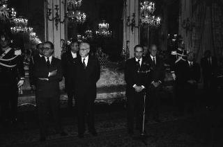 Il Presidente della Repubblica Francesco Cossiga incontra Franco Carraro, ministro del turismo e dello spettacolo, con Joao Havelange, presidente della FIFA, il Comitato esecutivo e la Commissione della FIFA per Italia '90, in occasione del sorteggio dei gironi della Coppa del mondo di calcio 1990