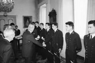 Incontro con una delegazione di allievi dell'Accademia navale di Livorno, in servizio di Guardia d'Onore al Palazzo del Quirinale