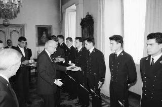 Incontro con una delegazione di allievi dell'Accademia navale di Livorno, in servizio di Guardia d'Onore al Palazzo del Quirinale