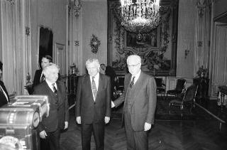 Il Presidente della Repubblica Francesco Cossiga riceve in udienza Mieczyslaw Franciszek Rakowski, segretario generale del Partito operaio unificato polacco