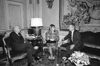 Il Presidente della Repubblica Francesco Cossiga riceve in udienza l'ammiraglio Gino Birindelli, presidente della Consulta dei senatori del Regno