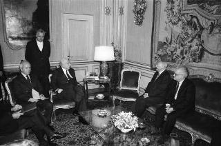 Il Presidente della Repubblica Francesco Cossiga incontra Vincent Tabone presidente della Repubblica di Malta con il primo ministro Eddie Fenech Adami