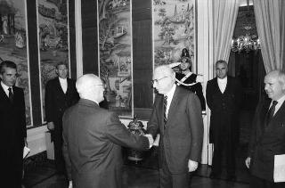 Il Presidente della Repubblica Francesco Cossiga incontra Vincent Tabone presidente della Repubblica di Malta con il primo ministro Eddie Fenech Adami
