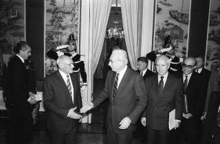 Il Presidente della Repubblica Francesco Cossiga incontra Vincent Tabone presidente della Repubblica di Malta con il primo ministro Eddie Fenech Adami