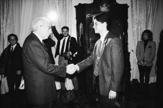 Prima colazione del Presidente della Repubblica Francesco Cossiga con Alessandro Mantini, studente, per la trasmissione RAI di Barbiellini Amidei