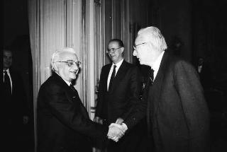Incontro del Presidente della Repubblica Francesco Cossiga con Antonio Ruberti, ministro dell'Università e della ricerca scientifica e tecnologica, in occasione del 25° anniversario del primo volo del satellite San Marco, ideato da Luigi Broglio