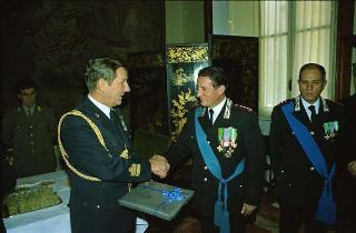 Col. Luigi Magliuolo e ten. col. Giuseppe Gemma, rispettivamente Comandante uscente e nuovo Comandante del Nucleo Carabinieri Presidenziale