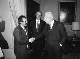 Incontro del Presidente della Repubblica Francesco Cossiga con Georges Mattia, corrispondente a Roma del quotidiano francese "La Croix"